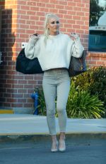 LINDSEY VONN Leaves a Photoshoot in Los Angeles 02/26/2021