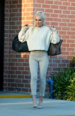 LINDSEY VONN Leaves a Photoshoot in Los Angeles 02/26/2021