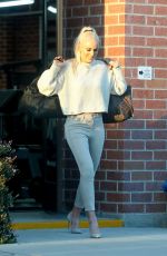 LINDSEY VONN Leaves a Photoshoot in Los Angeles 02/26/2021