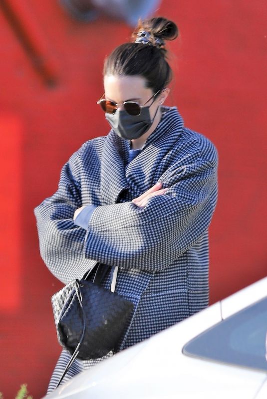 MANDY MOORE Leaves a Friend