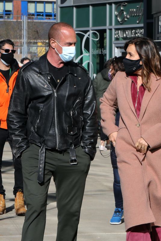 MARISKA HARGITAY and Christopher Meloni on the set of Law and Order - Organized Crime in New York 02/26/2021