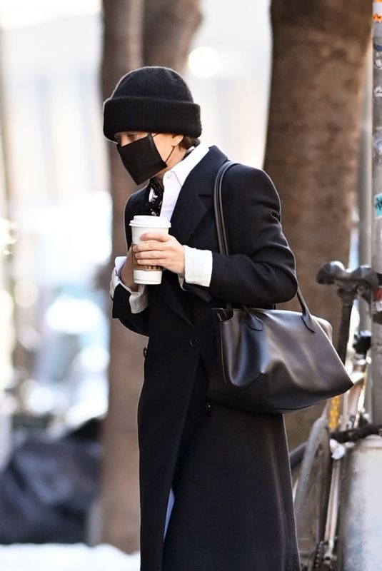 MARY KATE OLSEN Out in New York 02/11/2021