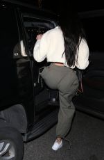 NICOLE WILLIAMS With a Broken Foot at E-Baldi in Beverly Hills 02/24/2021