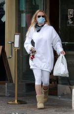 NICOLLETTE SHERIDAN Out for Breakfast at Le Pain Quotidien in Calabasas 02/01/2021