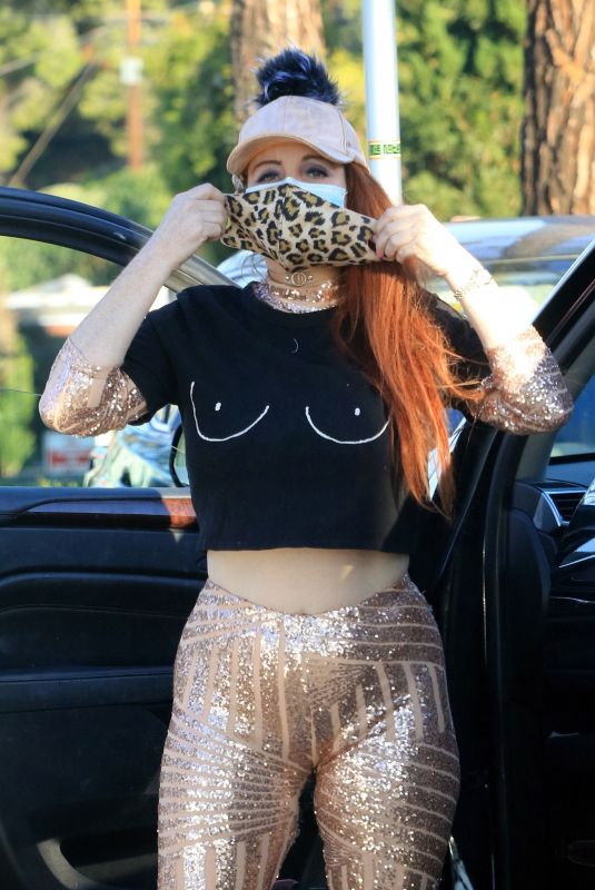PHOEBE PRICE Shopping at Ralph