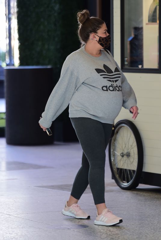 Pregnant BRITTANY CATWRIGHT Shopping at Century City Mall in New York 02/25/2021