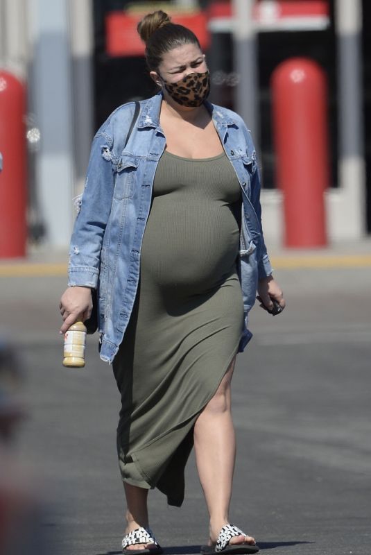 Pregnant BRITTANY CATWRIGHT Shopping at Target in Hollywood 02/24/2021