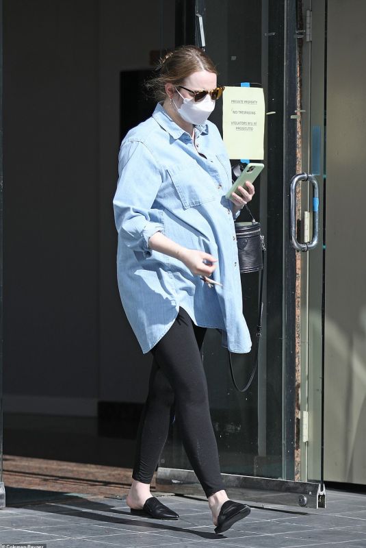 Pregnant EMMA STONE Out in Los Angeles 02/05/2021