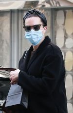 Pregnant MANDY MOORE Shopping on Rodeo Dr. in Beverly Hills 01/31/2021
