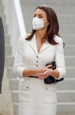QUEEN LETIZIA OF SPAIN at Helga de Alvear Modern Art Museum in Careers 02/25/2021