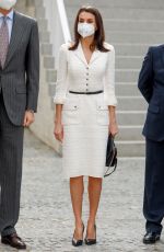 QUEEN LETIZIA OF SPAIN at Helga de Alvear Modern Art Museum in Careers 02/25/2021