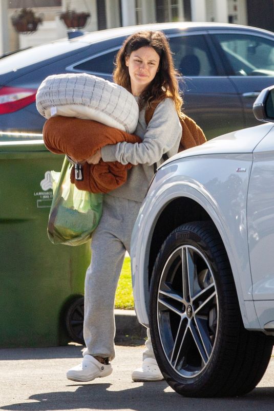RACHEL BILSON Leaves Her Mother