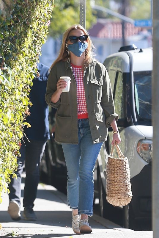 REESE WITHERSPOON Out at Brentwood Country Mart 02/05/2021