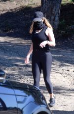 REESE WOITHERSPOON Out Hiking in Los Angeles 02/17/2021