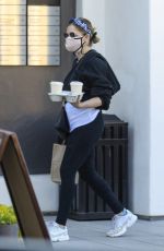SARAH MICHELLE GELLAR Out for Coffee in Brentwood 02/18/2021