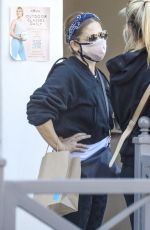 SARAH MICHELLE GELLAR Out for Coffee in Brentwood 02/18/2021
