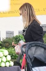 SARAH MICHELLE GELLAR Sgopping at Farmers Market in Brentwood 01/31/2021