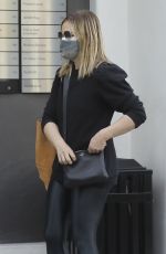SARAH MICHELLE GELLAR Sgopping at Farmers Market in Brentwood 01/31/2021