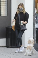 SARAH MICHELLE GELLAR Sgopping at Farmers Market in Brentwood 01/31/2021