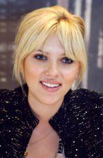 SCARLETT JOHANSSON at The Island Press Conference 07/11/2005