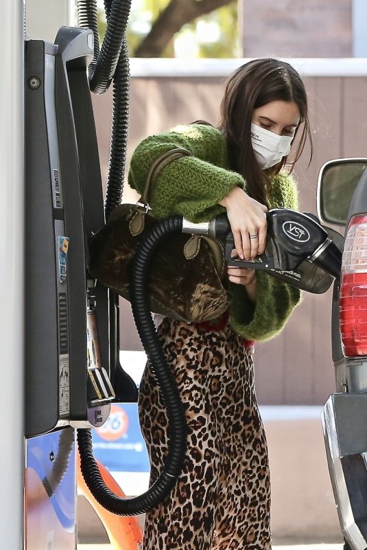 SCOUT WILLIS at a Gas Station in Los Feliz 02/03/2021