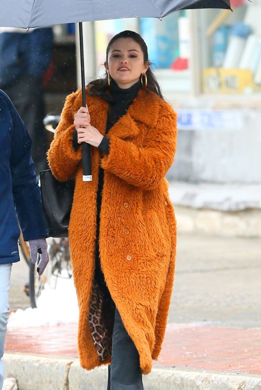SELENA GOMEZ on the Set of Murders in the Building in New York 02/23/2021