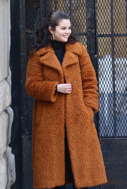 SELENA GOMEZ on the Set of Murders in the Building in New York 02/24/2021