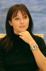 SHANNEN DOHERTY at Hell on Heels: The Battle of Mary Kay Press Conference 10/25/2002