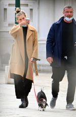 TAYLOR NEISEN and Liev Schreiber Out with Their Dog in Venice 02/09/2021