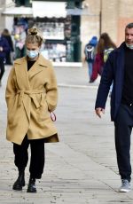 TAYLOR NEISEN and Liev Schreiber Out with Their Dog in Venice 02/09/2021