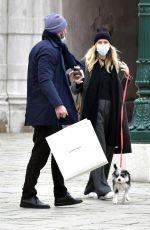 TAYLOR NEISEN and Liev Schreiber Out with Their Dog in Venice 02/12/2021