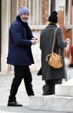 TAYLOR NEISEN and Liev Schreiber Out with Their Dog in Venice 02/12/2021