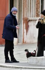 TAYLOR NEISEN and Liev Schreiber Out with Their Dog in Venice 02/12/2021