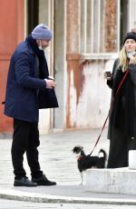TAYLOR NEISEN and Liev Schreiber Out with Their Dog in Venice 02/12/2021