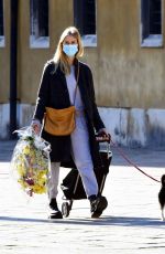 TAYLOR NEISEN Buying Flowers in Venice 02/09/2021