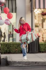 TORI SPELLING Shopping for Valentine