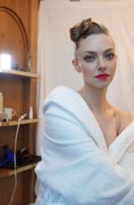 AMANDA SEYFRIED - 2021 Critics Choice Awards Portrait