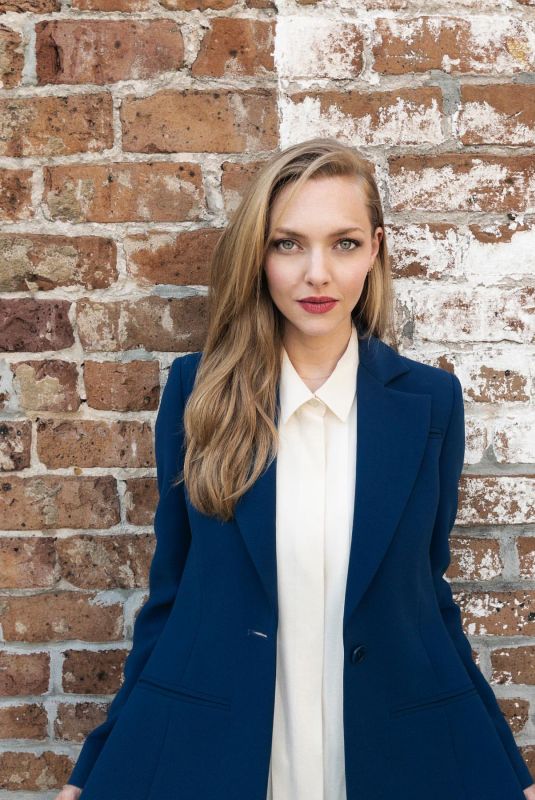 AMANDA SEYFRIED - 2021 Golden Globes Portrait