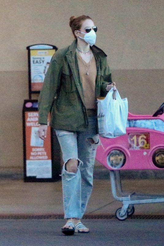 ANNA OSCEOLA Shopping at Albertsons in Los Feliz 03/09/2021