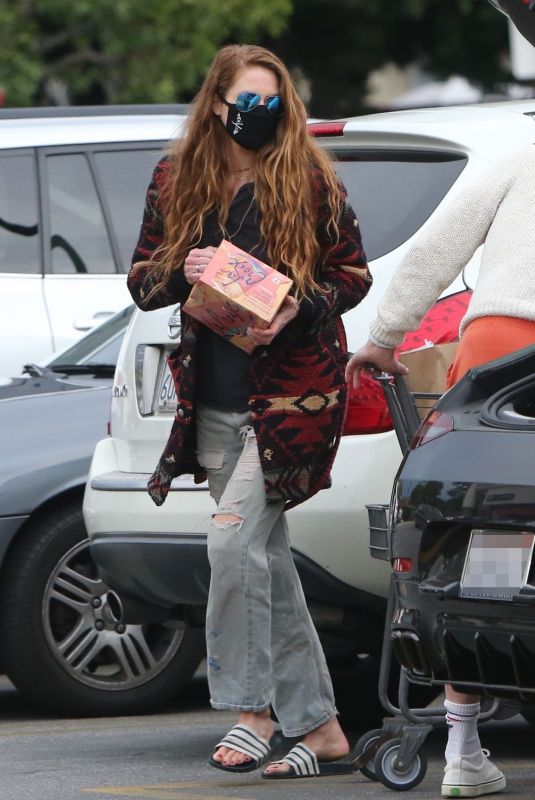 ANNA OSCEOPLA Shopping at Gelson
