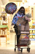 APRIL LOVE GEARY Shopping at Pavilions in Malibu 03/09/2021