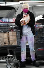 ARIEL WINTER Shopping at Gelson