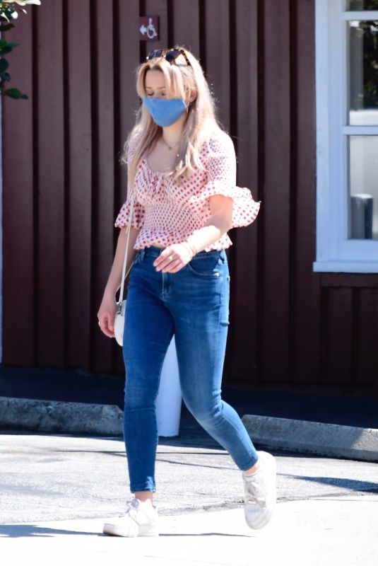 AVA PHILLIPPE Shopping Brentwood Country Mart 03/20/2021