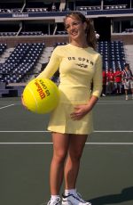 BRITNEY SPEARS at Arthur Ashe Kids Day at 1999 U.S. Open 08/28/1999