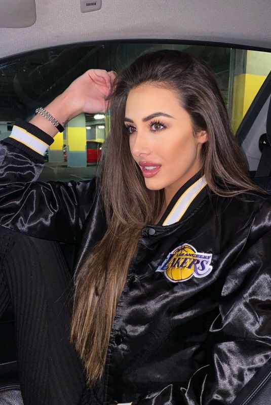 CHLOE VEITCH - Instagram Photos 03/23/2021