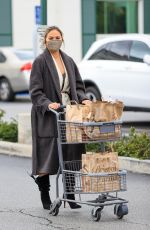 CHRISSY TEIGEN Shopping at Bristol Farms in Los Angeles 03/15/2021