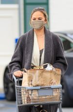 CHRISSY TEIGEN Shopping at Bristol Farms in Los Angeles 03/15/2021