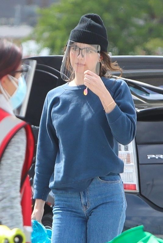 DAKOTA JOHNSON on the set of Am I Ok? in Los Angeles 03/08/2021