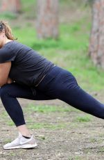 ELISA ISOARDI Workout at a Park in Rome 03/02/2021