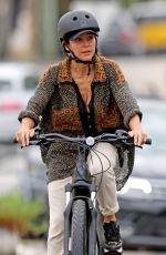 ELSA PATAKY and Chris Hemsworth Out Riding Bikes in Sydney 03/03/2021